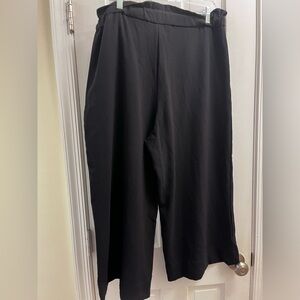 Black H&M Flowy Cropped Business Casual Pants - Size 12